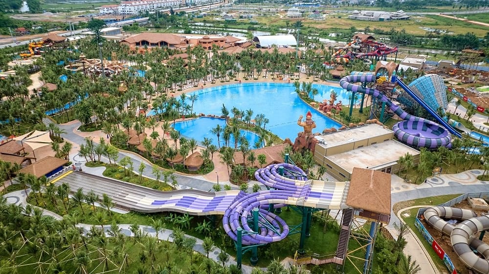 Công viên nước Sun World – điểm đến giải trí đẳng cấp quốc tế với tổ hợp trò chơi cảm giác mạnh, hồ bơi khổng lồ và không gian xanh nhiệt đới lý tưởng cho cả gia đình.